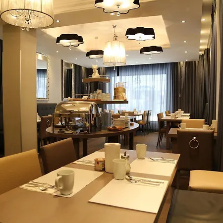Excelsior Hotel 3*